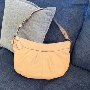 Coach Off-White Leather Shoulder Bag
